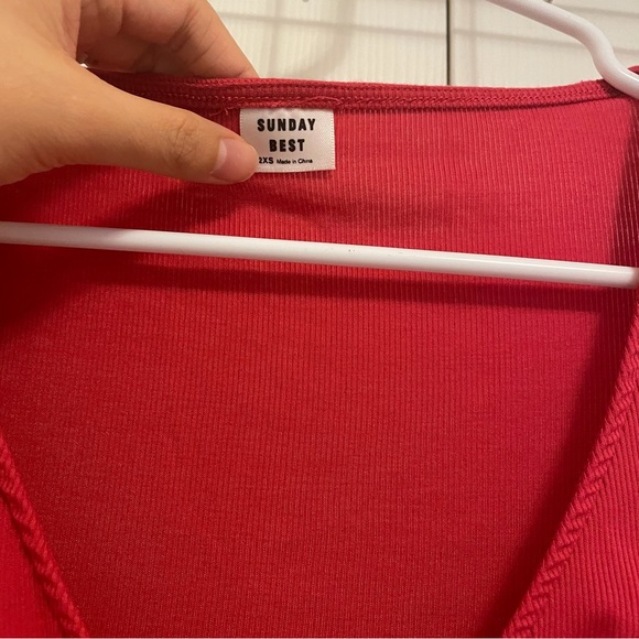 COPY - Aritzia sunday best Tiana crop top, size xxs,red - Picture 4 of 7